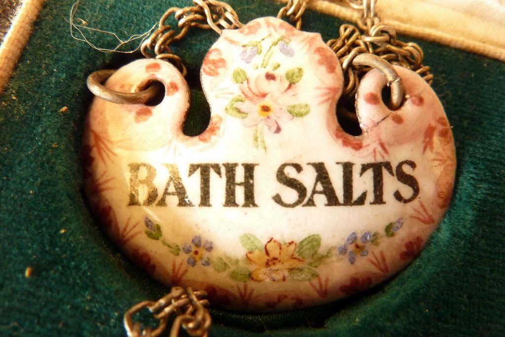Bath salts enamel bottle label