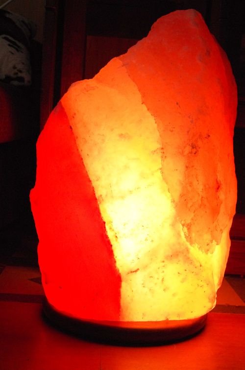 Himalayian salt lamp gnangarra-1000